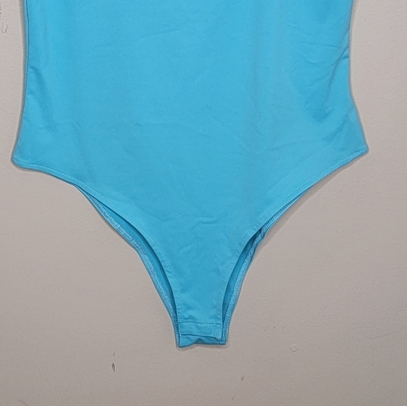 Everyday Chic Boutique | Turquoise Square Neck Bodysuit Tank Size Medium - Picture 3 of 5